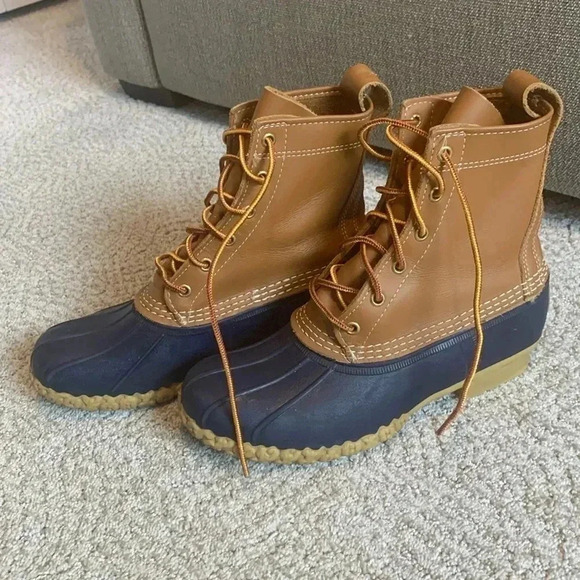 LL Bean Bean Boots, duck boots, classic, signature, maine hunting shoe Navy sz 8 - Picture 1 of 7